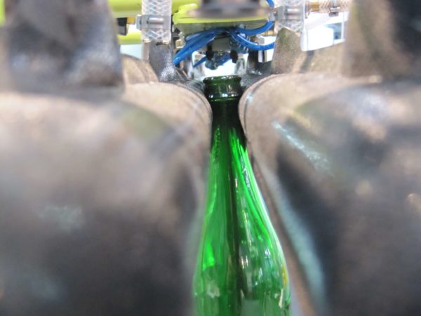 Préhenseur pneumatique gonflable sur mesure dépalettisation bouteilles