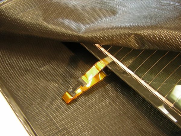 Poche à vide manuelle avec zip pour fabrication verre connecté